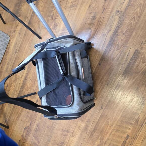 VEVOR Airline Approved PetCarrier for under 25lbs-Grey, 17.5"Lx11.2"Wx11.4"H - Picture 6 of 15